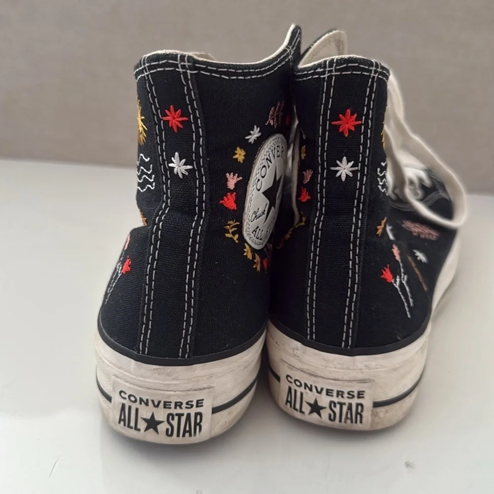 Women's Converse CTAS 'It's Okay To Wander' size 37.5 US7